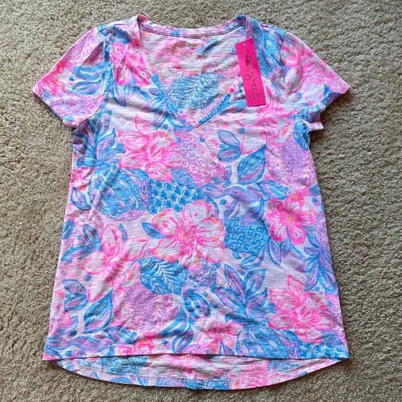 Lilly Pulitzer Etta V Neck Tee NWT - Picture 1 of 7